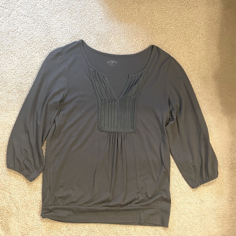 Loft 3/4 sleeve v-neck top